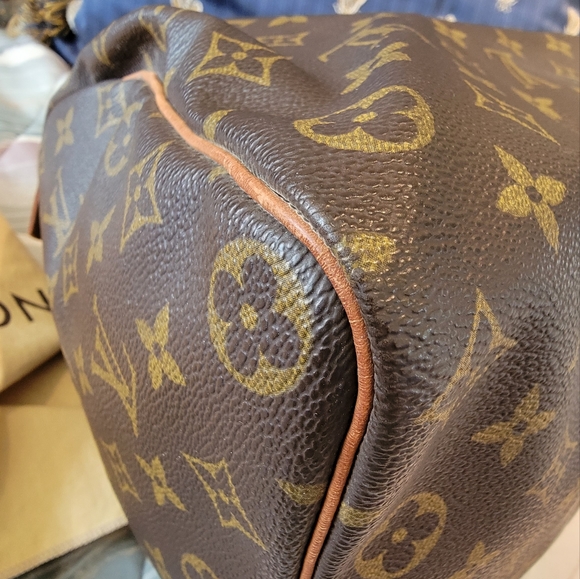 Louis Vuitton Speedy Monogram Satchel Handbag 35cm - Picture 7 of 12